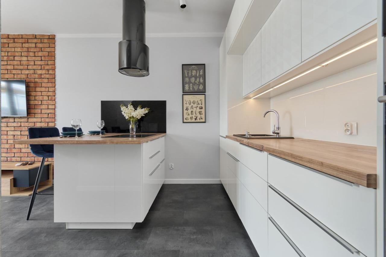 Stylish Kosciuszki Apartaments Near The Market Square With Free Garage Wroclaw By Noclegi Renters Экстерьер фото