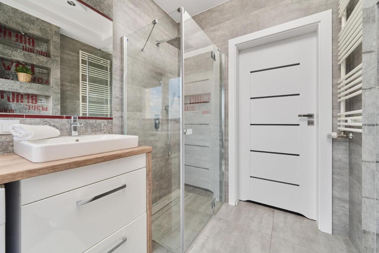 Stylish Kosciuszki Apartaments Near The Market Square With Free Garage Wroclaw By Noclegi Renters Экстерьер фото