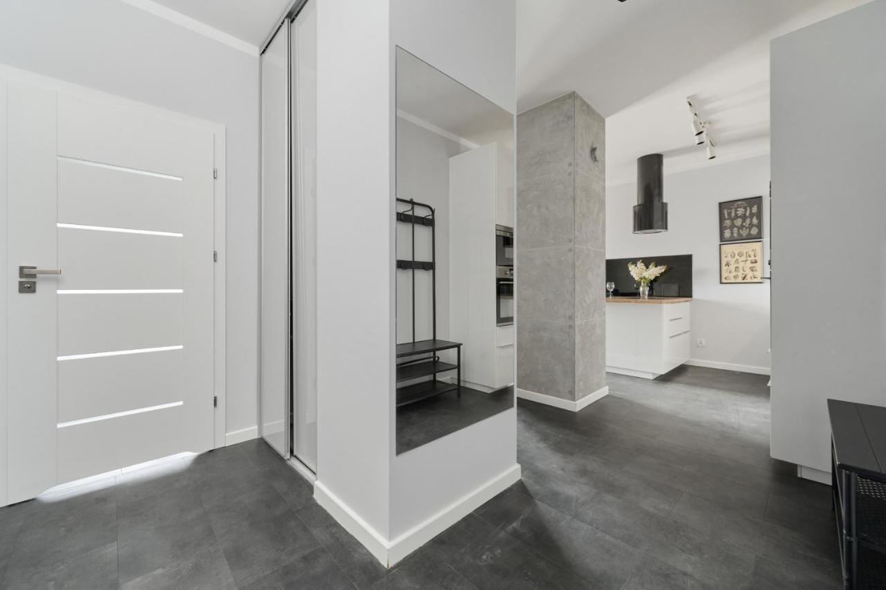 Stylish Kosciuszki Apartaments Near The Market Square With Free Garage Wroclaw By Noclegi Renters Экстерьер фото