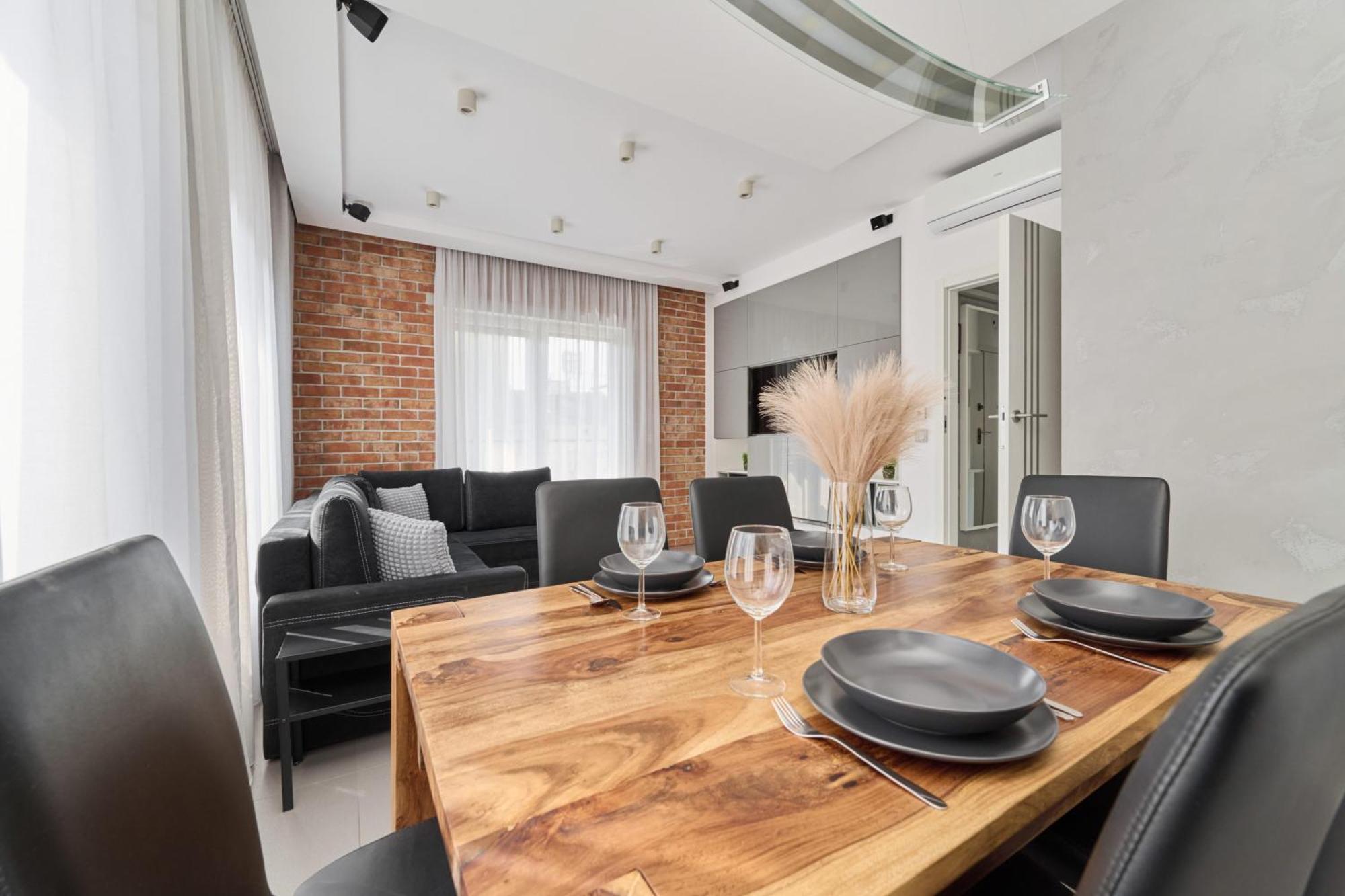 Stylish Kosciuszki Apartaments Near The Market Square With Free Garage Wroclaw By Noclegi Renters Экстерьер фото