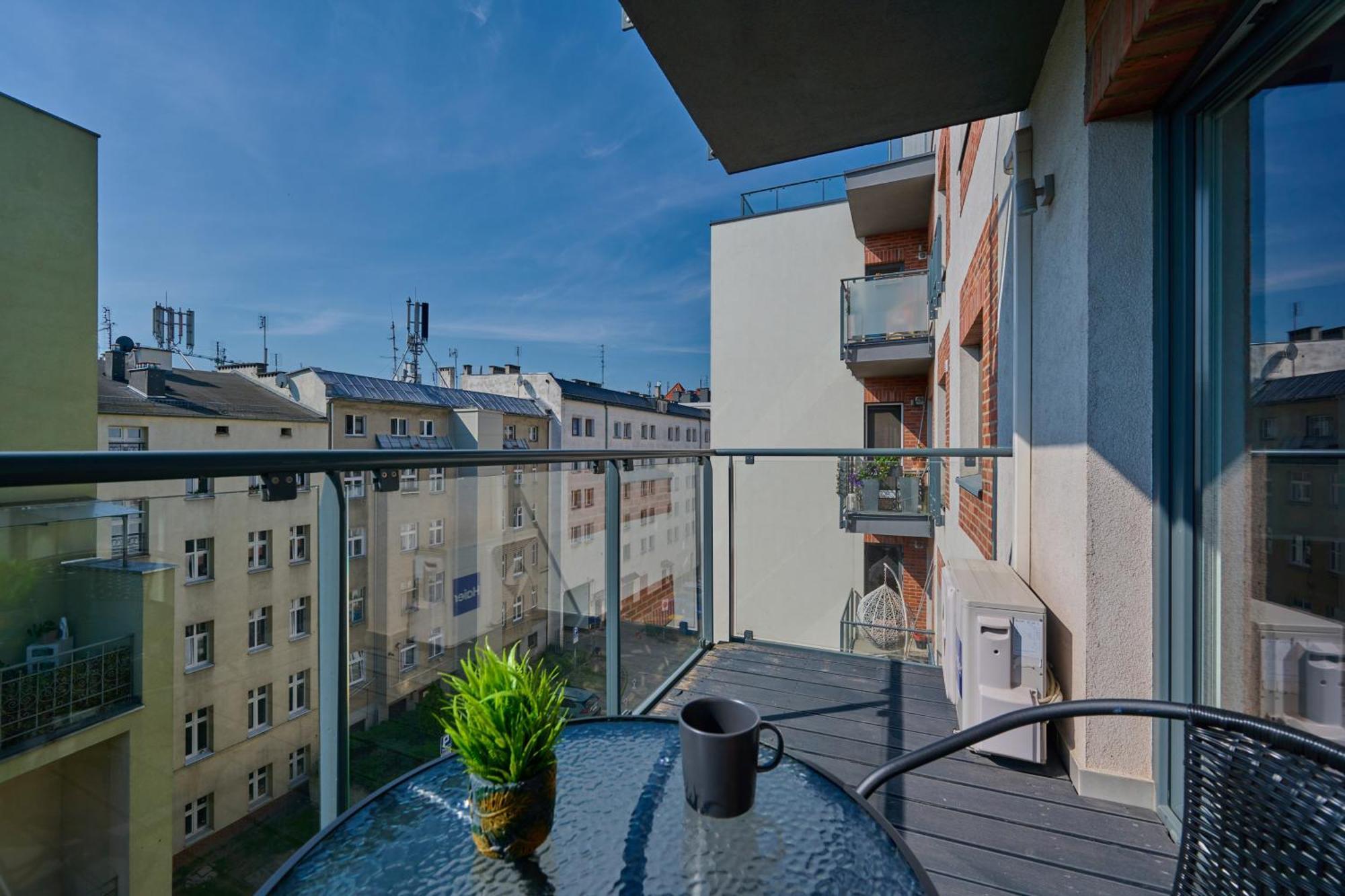 Stylish Kosciuszki Apartaments Near The Market Square With Free Garage Wroclaw By Noclegi Renters Экстерьер фото