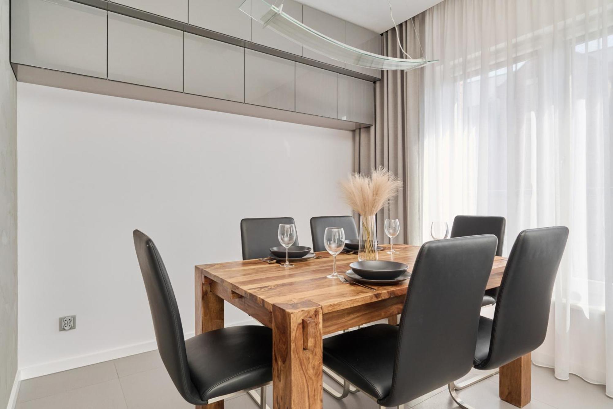 Stylish Kosciuszki Apartaments Near The Market Square With Free Garage Wroclaw By Noclegi Renters Экстерьер фото