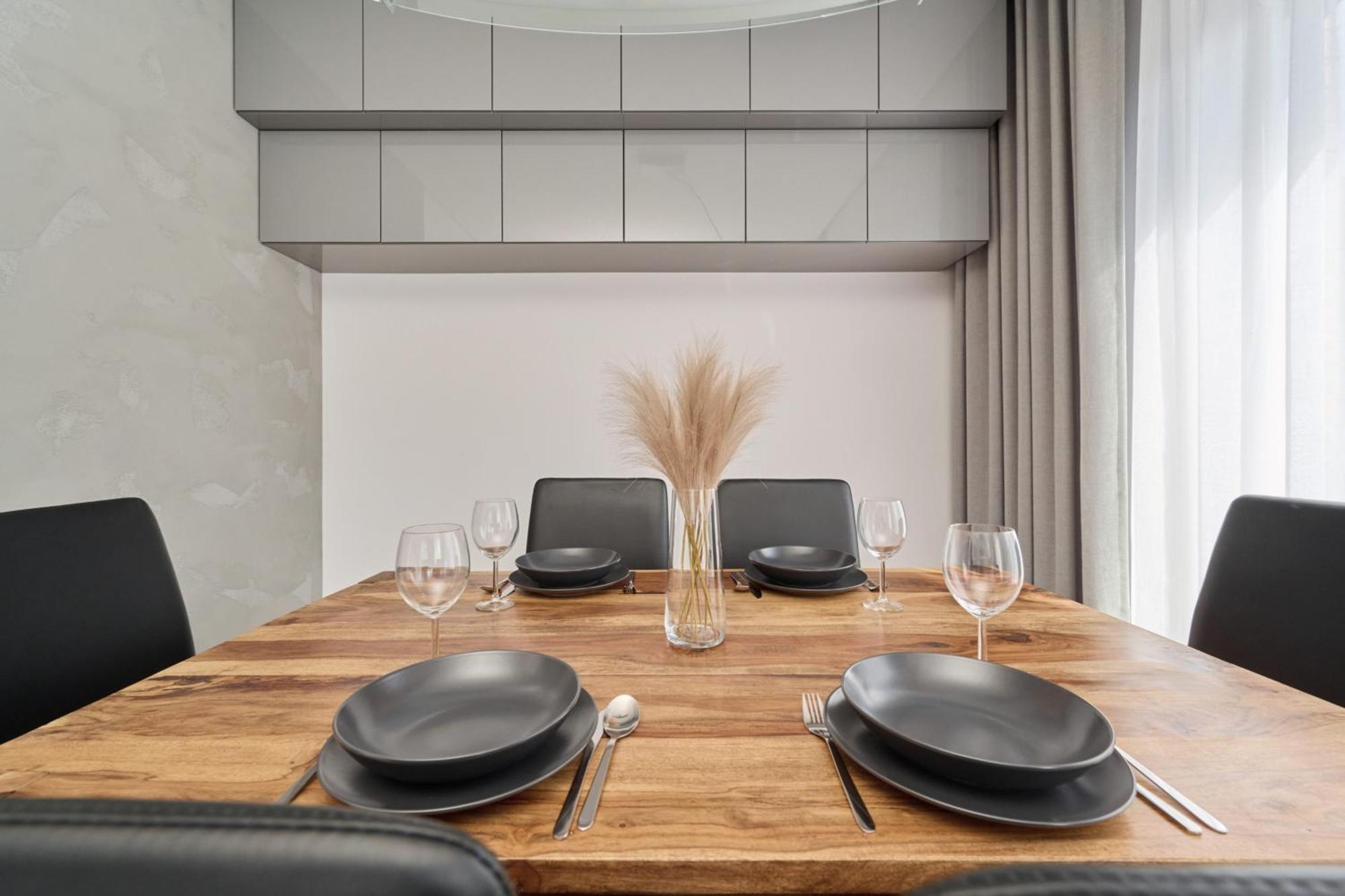 Stylish Kosciuszki Apartaments Near The Market Square With Free Garage Wroclaw By Noclegi Renters Экстерьер фото