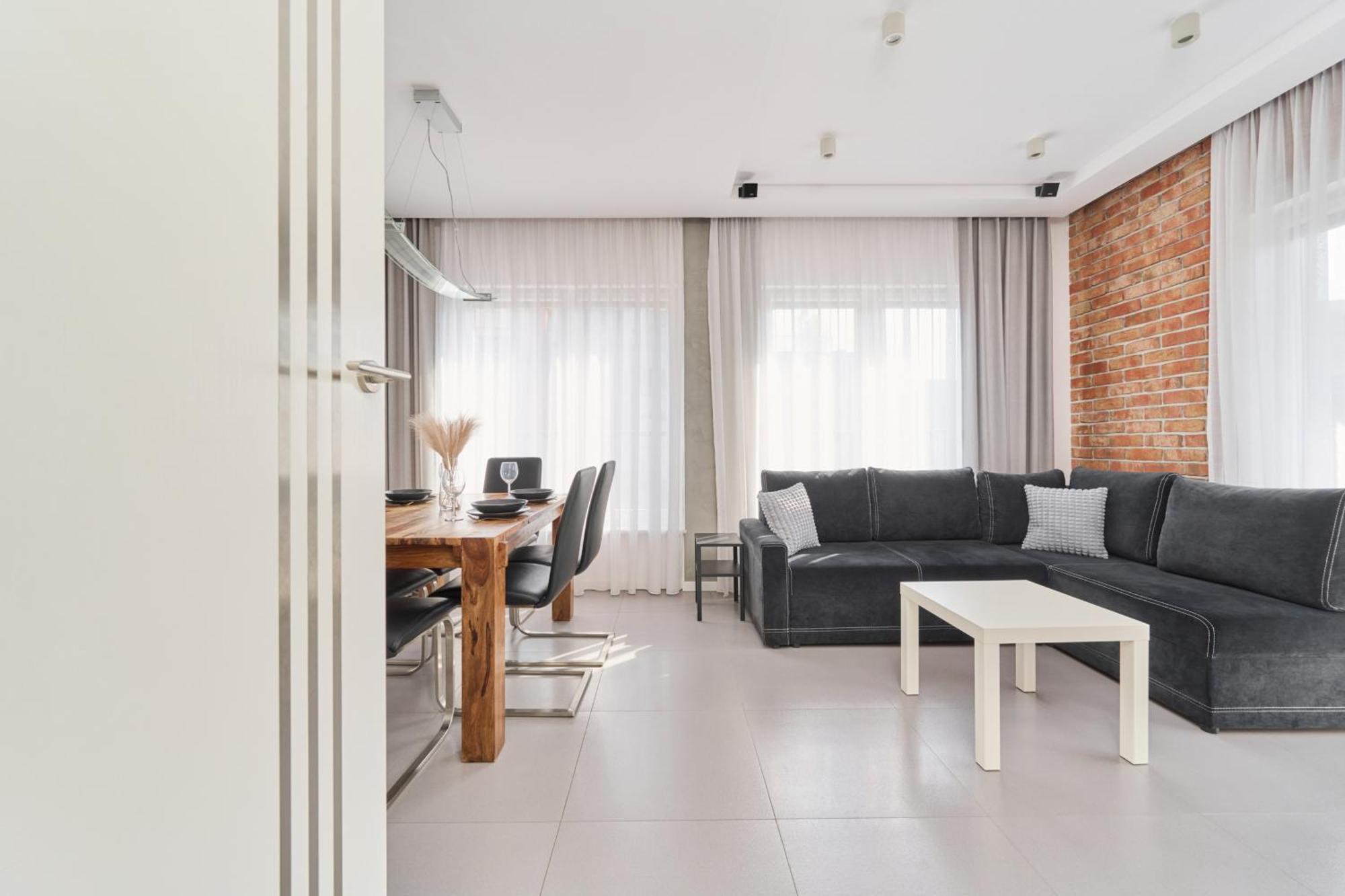 Stylish Kosciuszki Apartaments Near The Market Square With Free Garage Wroclaw By Noclegi Renters Экстерьер фото