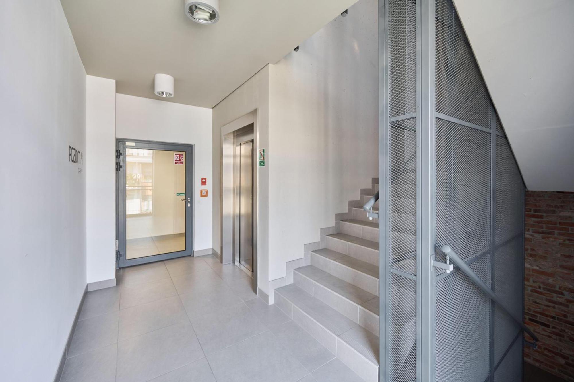 Stylish Kosciuszki Apartaments Near The Market Square With Free Garage Wroclaw By Noclegi Renters Экстерьер фото