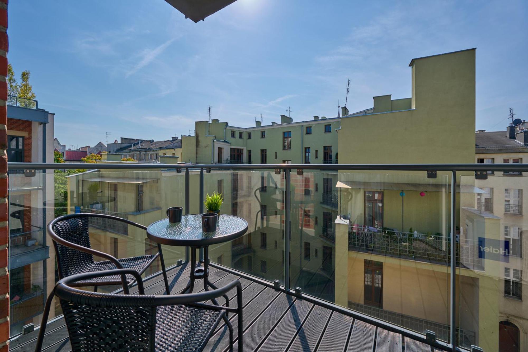 Stylish Kosciuszki Apartaments Near The Market Square With Free Garage Wroclaw By Noclegi Renters Экстерьер фото